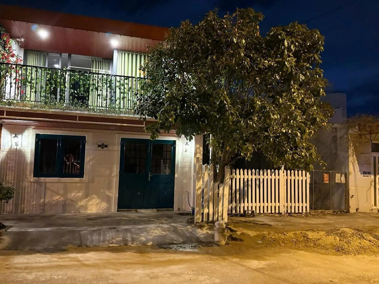 Nha Cua Bon Villa Nha Trang